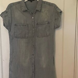 Velvet Heart Light Gray Button-Up Dress
